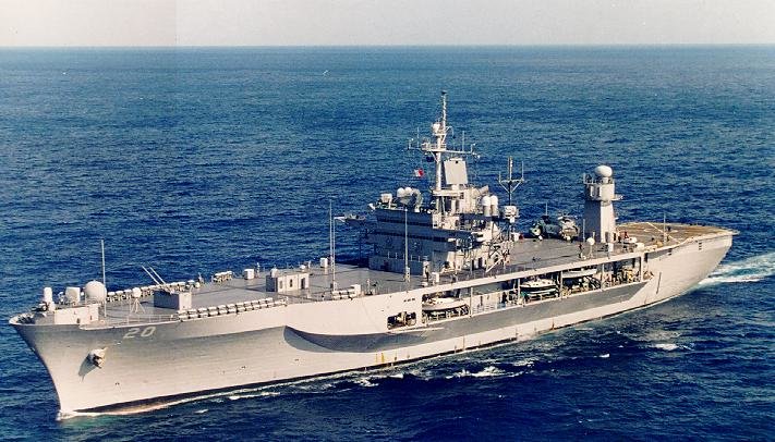 В акваторию Черного моря вошло флагманское судно Военно-морских сил США