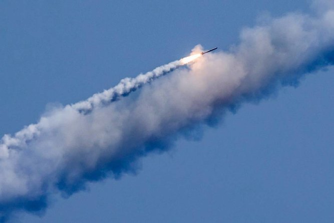 Украина начала ракетные стрельбы над Черным морем