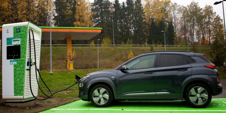 Первая в стране ультрабыстрая станция мощностью 150 кВт для зарядки электромобилей