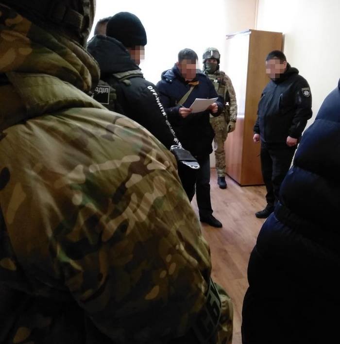Подполковник полиции в Одессе собирал с предпринимателей по $300 за одну торговую точку