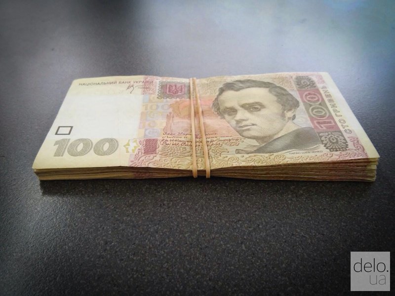 Средняя зарплата украинцев выросла до 10,5 тыс. грн