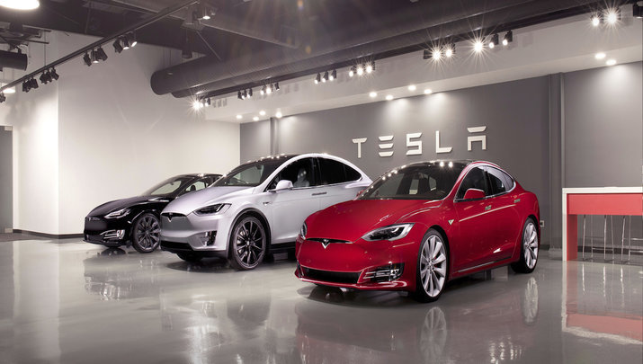 Tesla прекращает продажи самых дешевых моделей авто