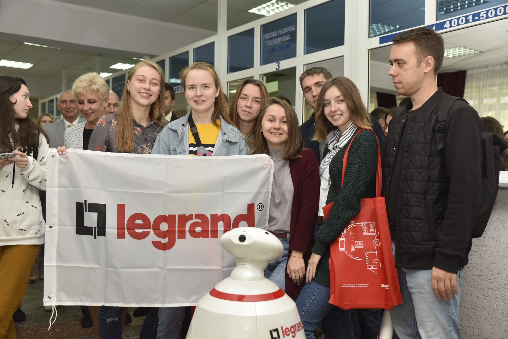 Legrand открыл учебный класс по системам электроснабжения для студентов УлГТУ